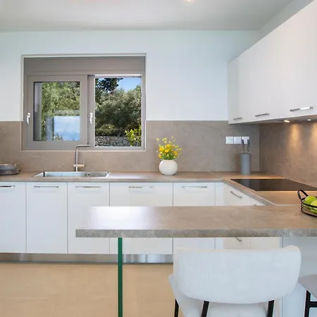 Ilania Luxury Tsoukaládhes