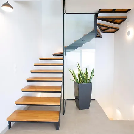 Ilania Luxury * Tsoukaládhes