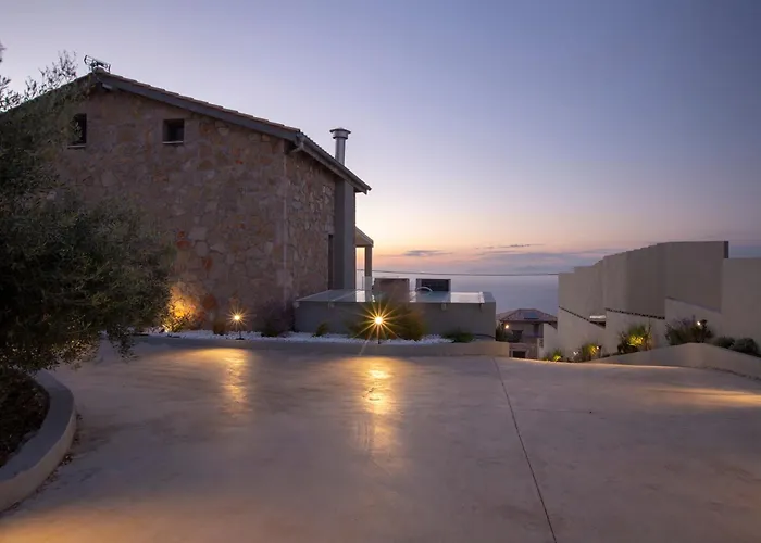 Ilania Luxury Villa Tsoukaládhes