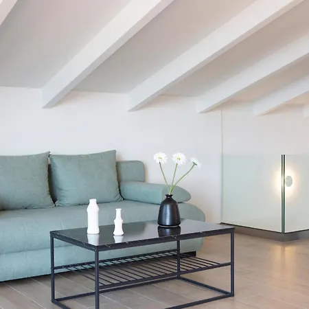 Ilania Luxury Villa Tsoukaladhes