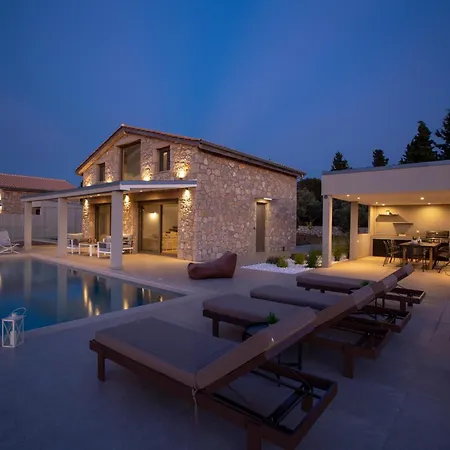 Ilania Luxury Tsoukaládhes