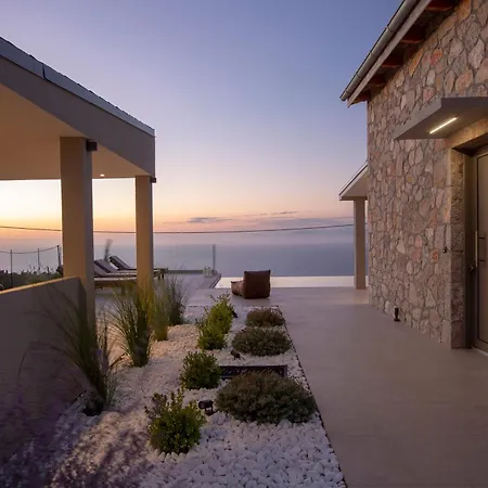 فيلة Ilania Luxury